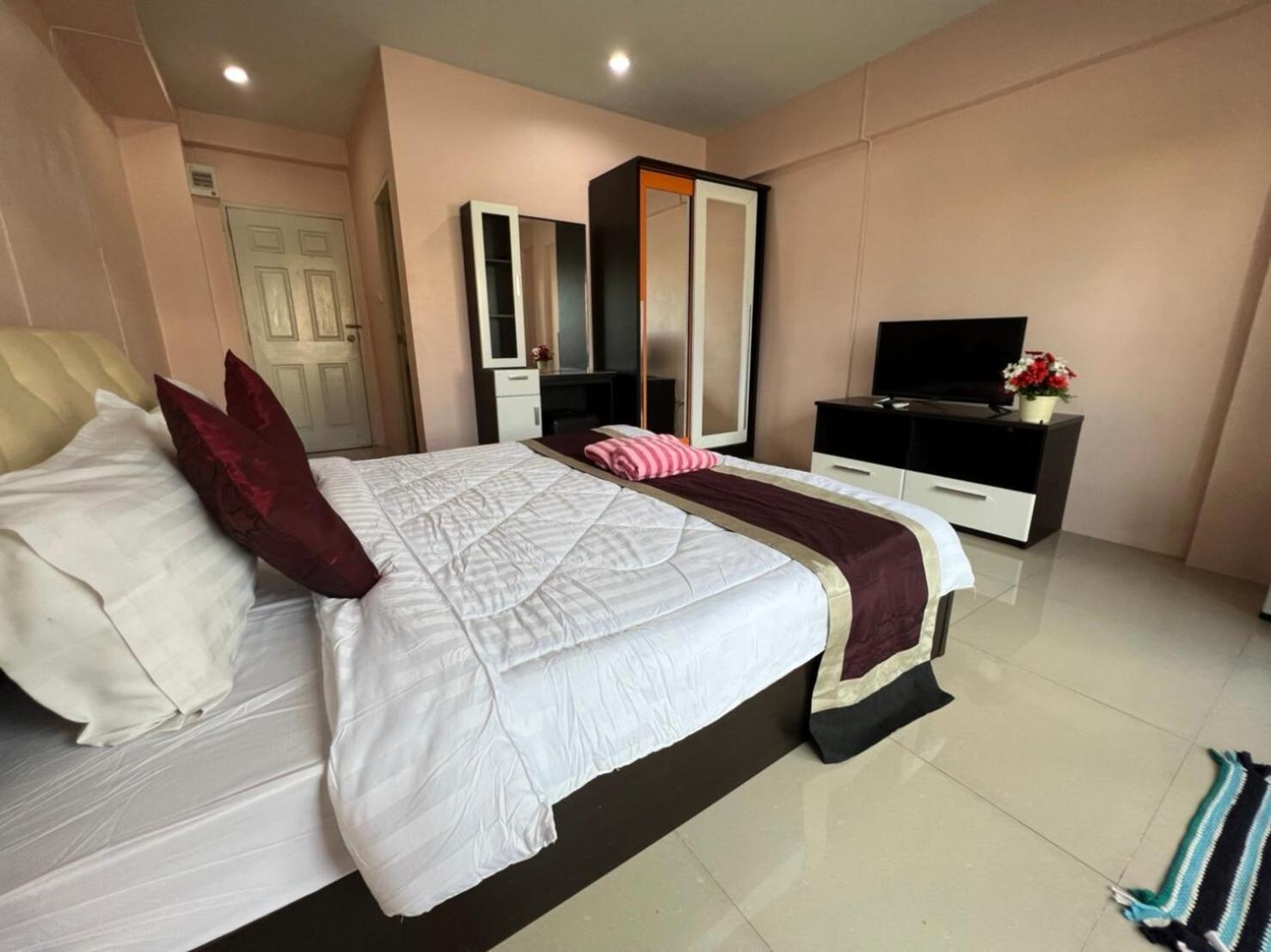 Hotel Kjs Pattaya Exterior foto