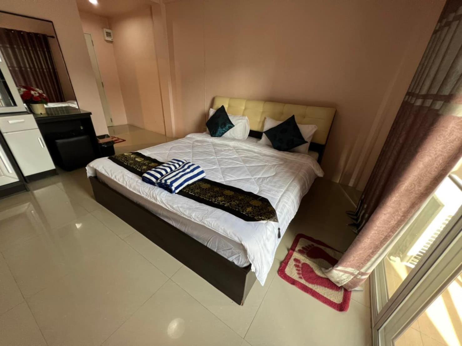 Hotel Kjs Pattaya Exterior foto