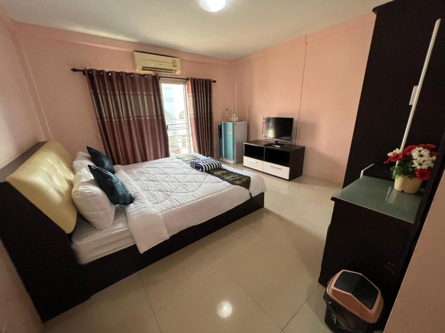 Hotel Kjs Pattaya Exterior foto